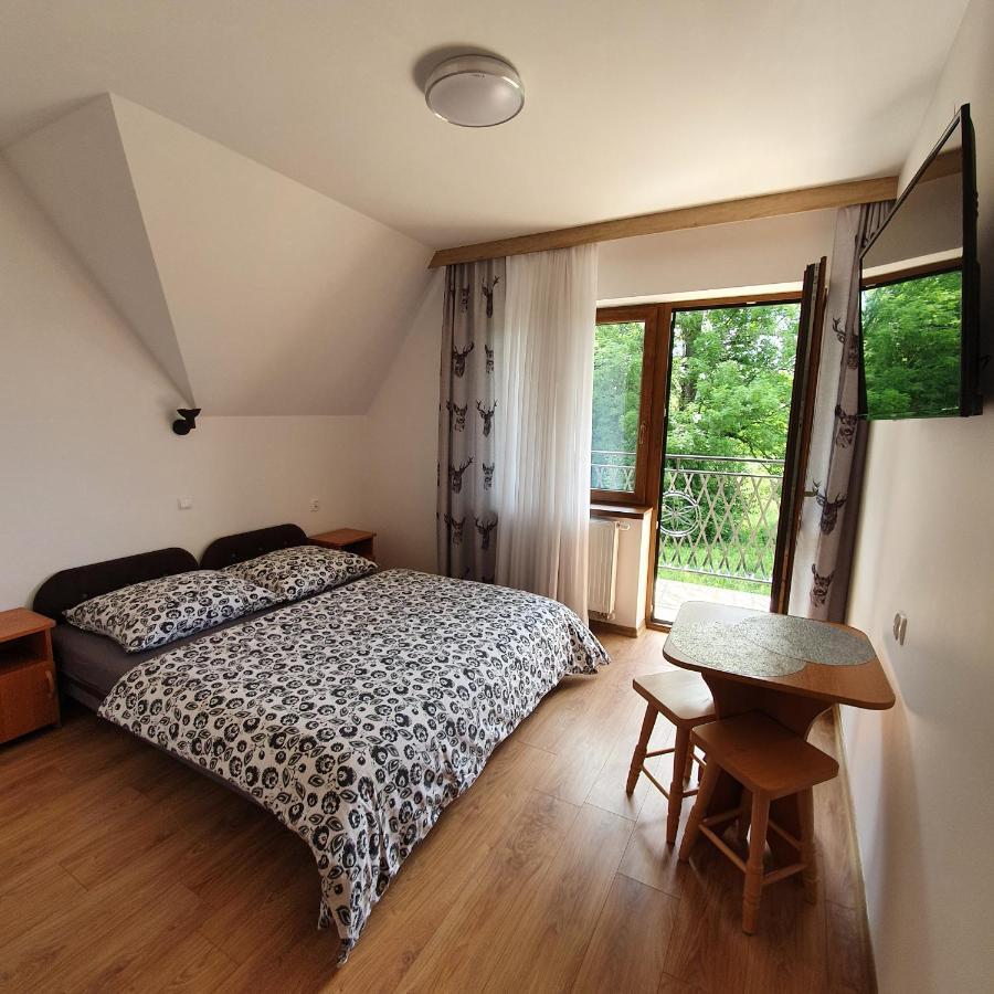 Family Room with Mountain View,1182635629:JPEG